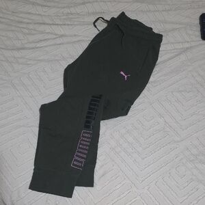 PUMA Dark Olive Green Jogger Sweatpants. Womens Medium. Track, Gym, Pockets.